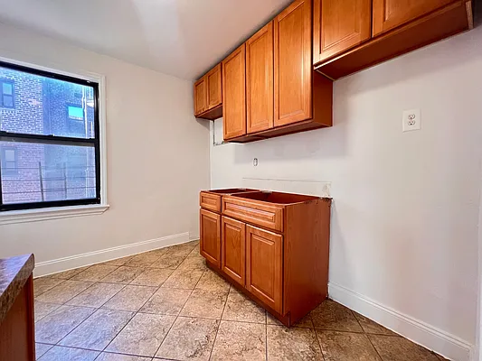 Rented by Queens Apartments Realty LLC | media 37