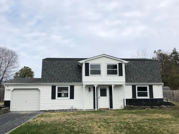 19 Ivy League Ln, Stony Brook, NY 11790