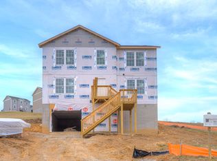 188 Redwood Dr, Pembroke, VA 24136