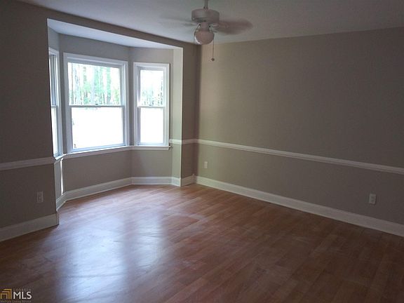 5th image of 135 Berkley Pl