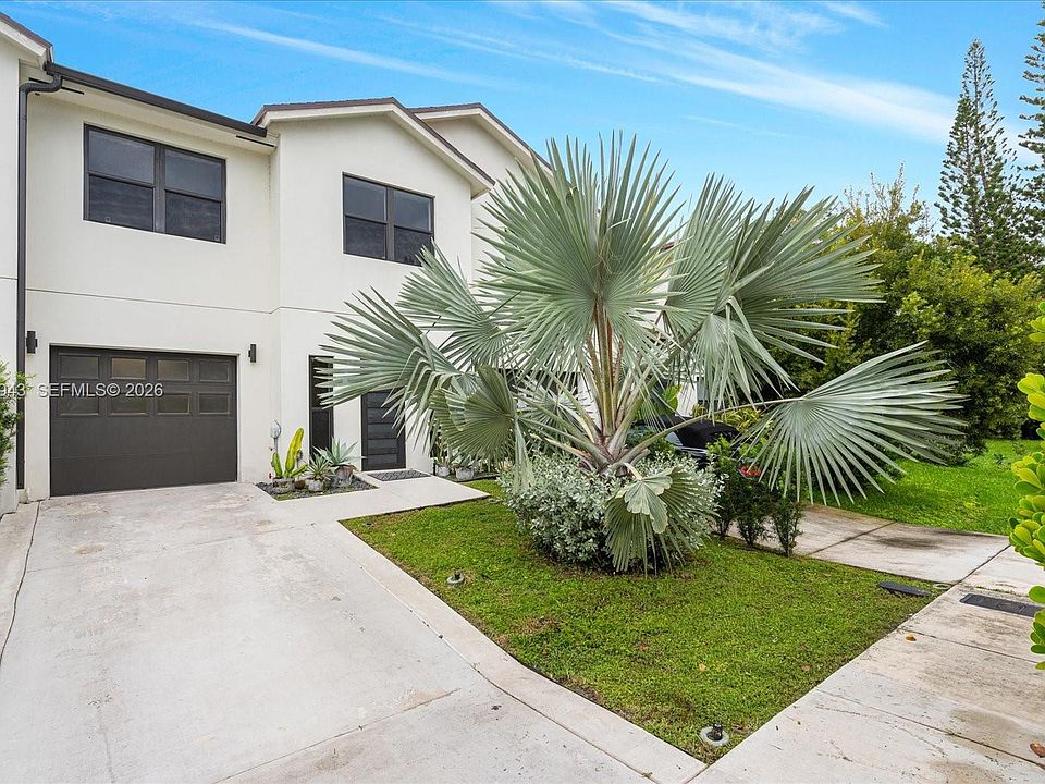 1st image of 806 SW 29th St #806