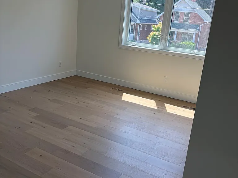 376 Mitchell Ave — Photo 10