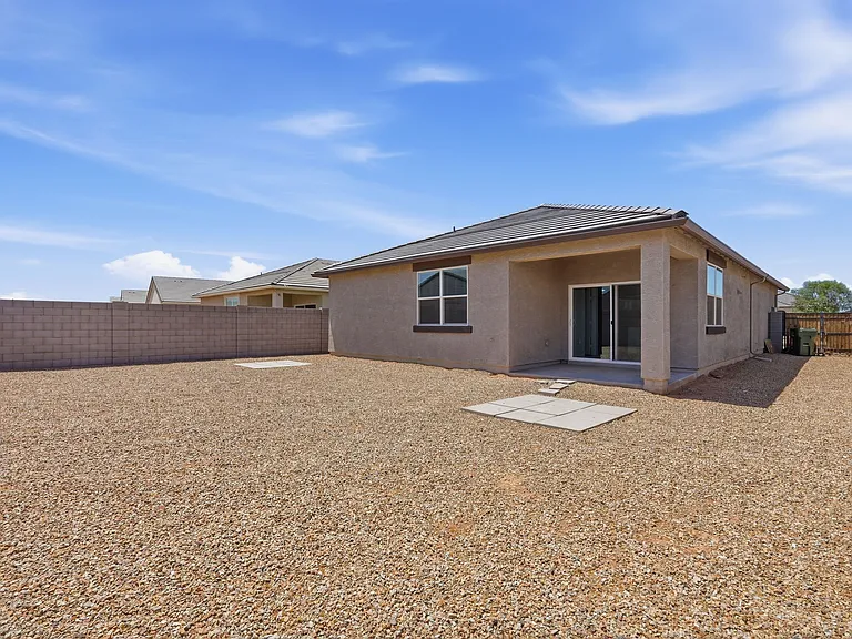 1575 E Fletcher Dr — Photo 34
