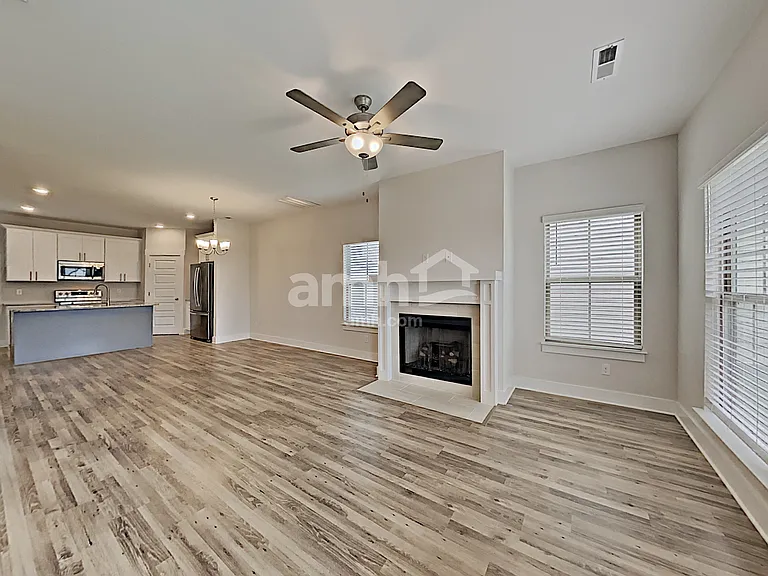 326 Charity Ln — Photo 5
