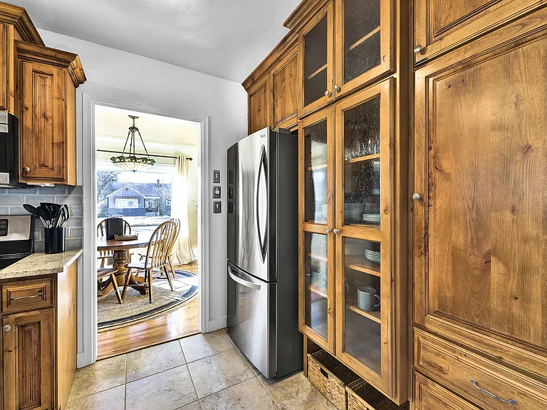2306 W Madison Ave — Photo 12