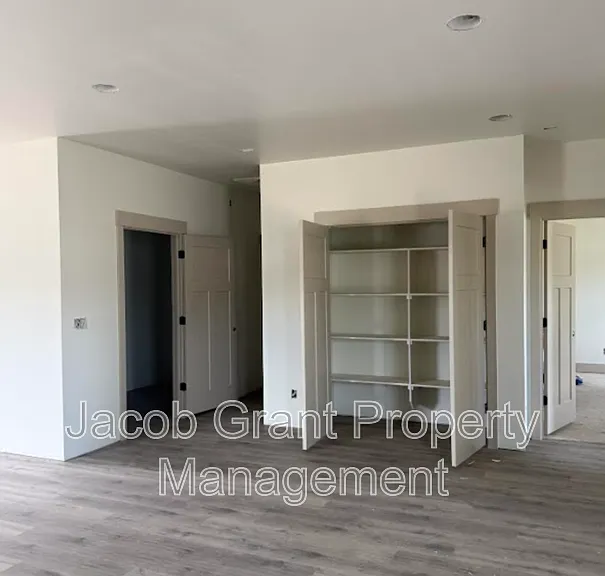 654 N 3511 E #1 — Photo 3