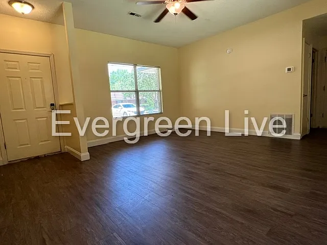 105 Viola Ct — Photo 3
