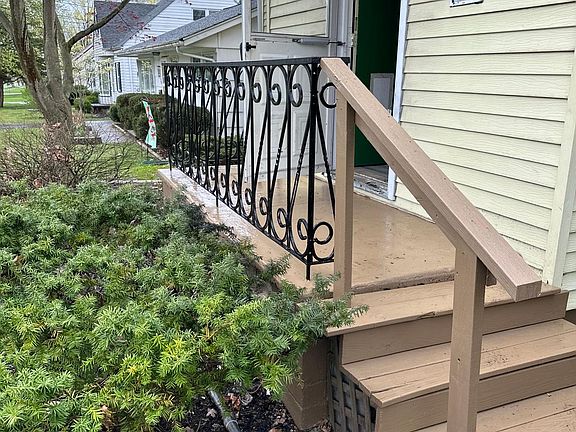 2nd image of 1457 Atlantic St NE