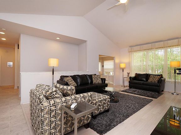 3rd image of 4150 Mahogany Ln