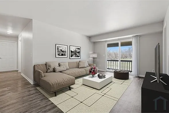 1326 Holmes Rd — Photo 10