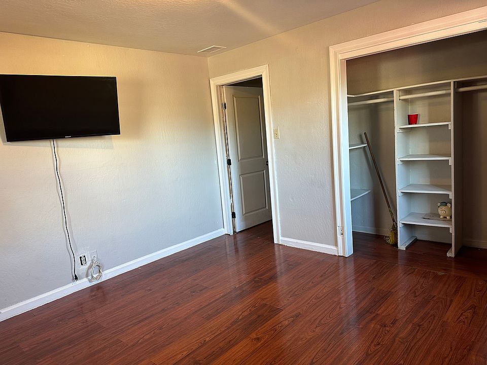 Second bedroom