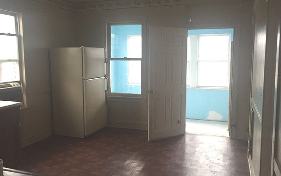 2nd image of 5529 W Drummond Pl