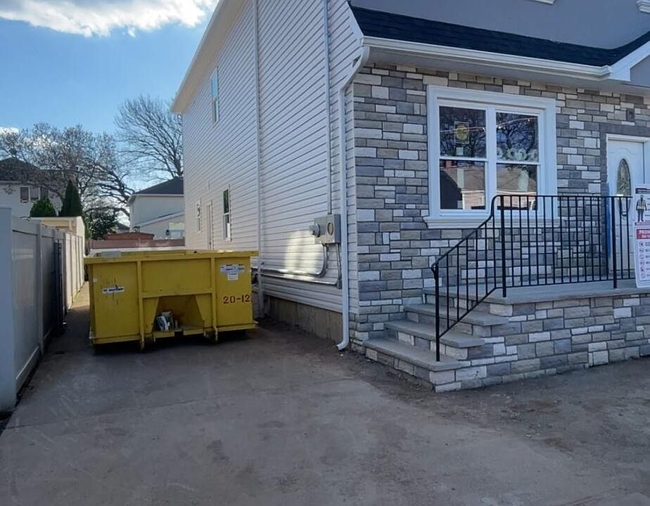 2nd image of 120 Jefferson Ave