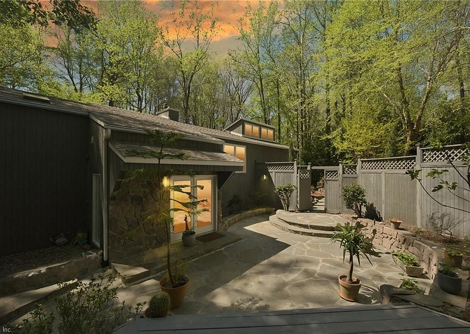 1st image of 109 Holdsworth Rd