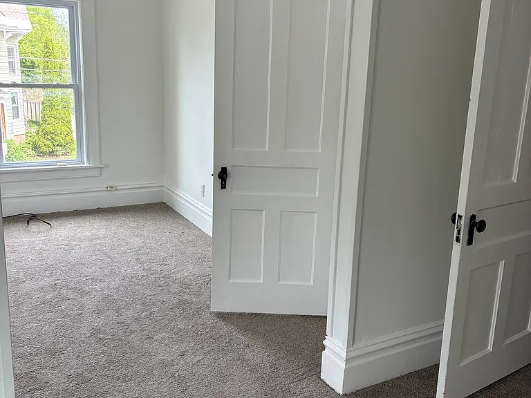 401 Seneca St #1 — Photo 8