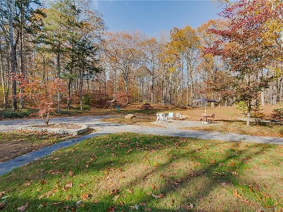 3rd image of 65 Bayberry Ln