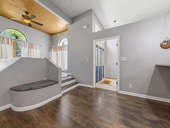 4th image of 701 Lawler St