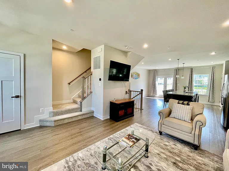1518 Wilmer Park Ln — Photo 11