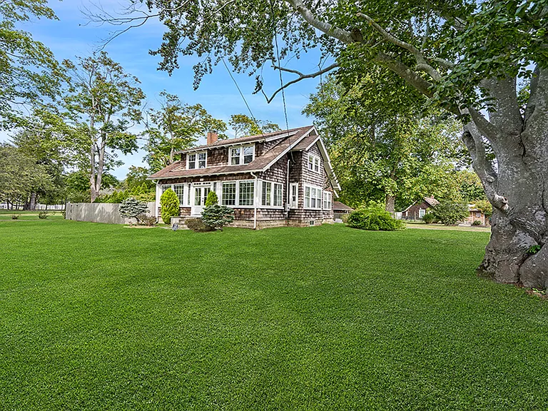 Ponquogue Ave — Photo 2