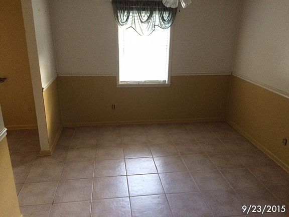 5th image of 1012 Woodland Dr
