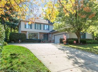 6460 N Aintree Park, Mayfield Village, OH 44143