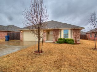 1000 Willowood Dr, Yukon, OK 73099