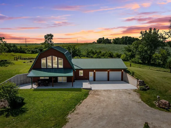 17002 Empire Rd, Wadena, IA 52169