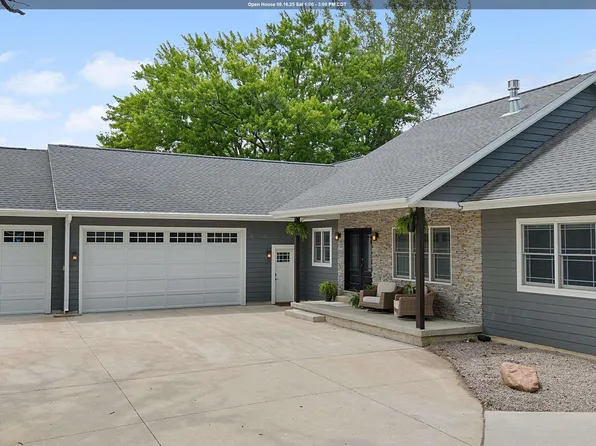 21 Timberlane Dr, Clear Lake, IA 50428