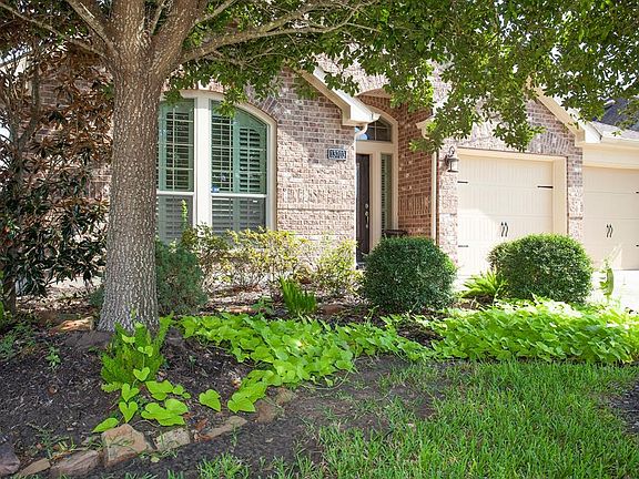 This single story Perry home is situated among an established neighborhood with mature trees and landscaping...