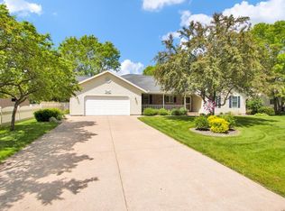 1111 Nottingham Dr, Plover, WI 54467