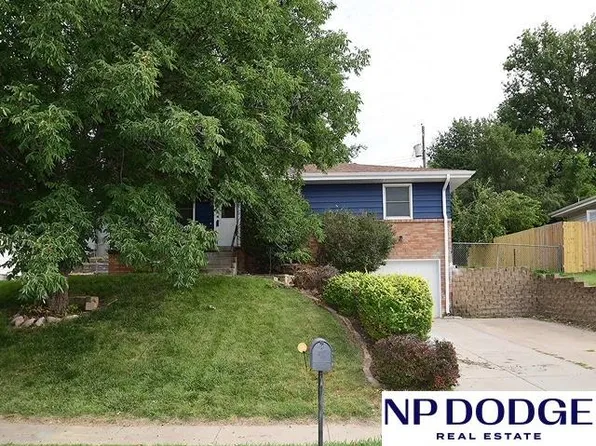 2912 Sandra St, Bellevue, NE 68147