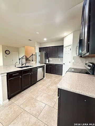 9010 Phoenix Park — Photo 6