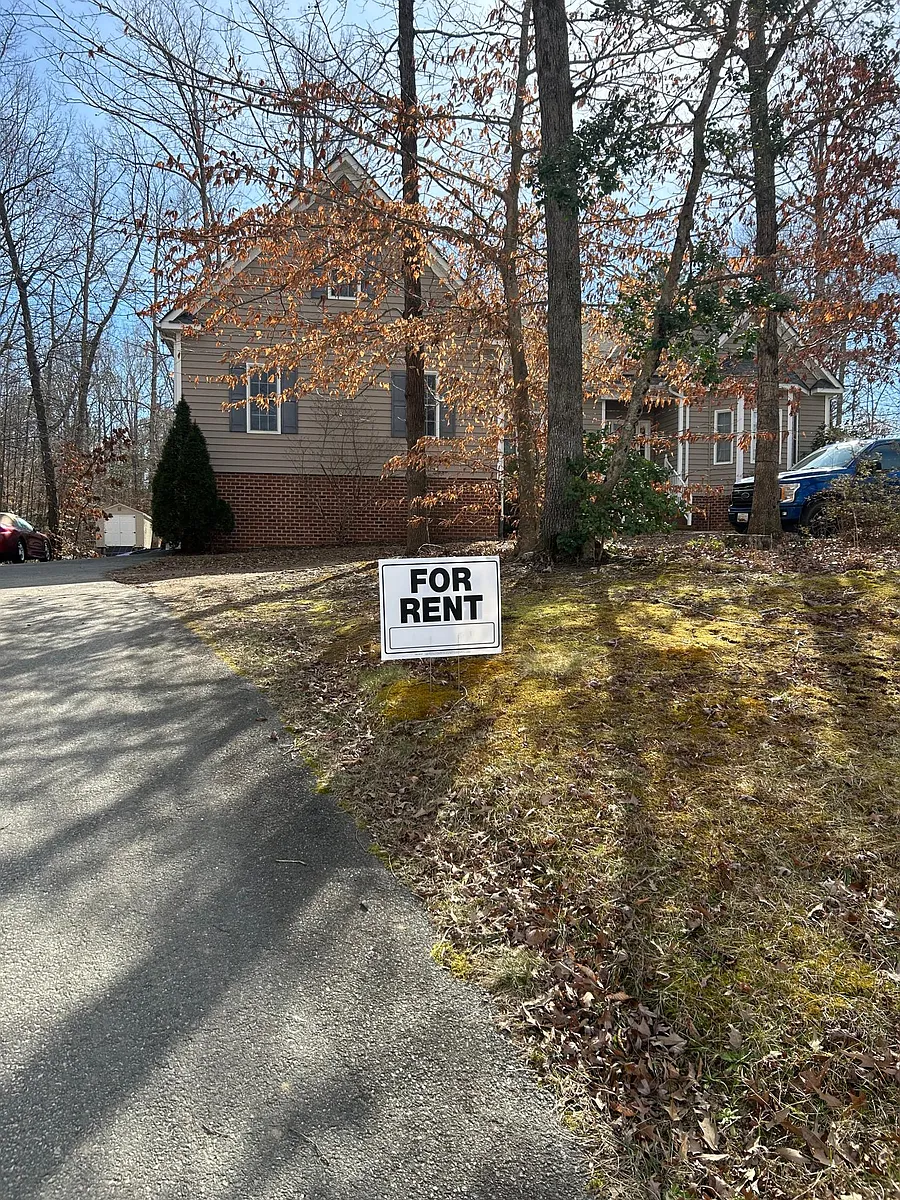 Massive driveway, plenty of parking. - 308 Madison Ct