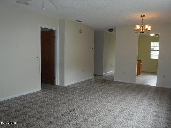family room 2