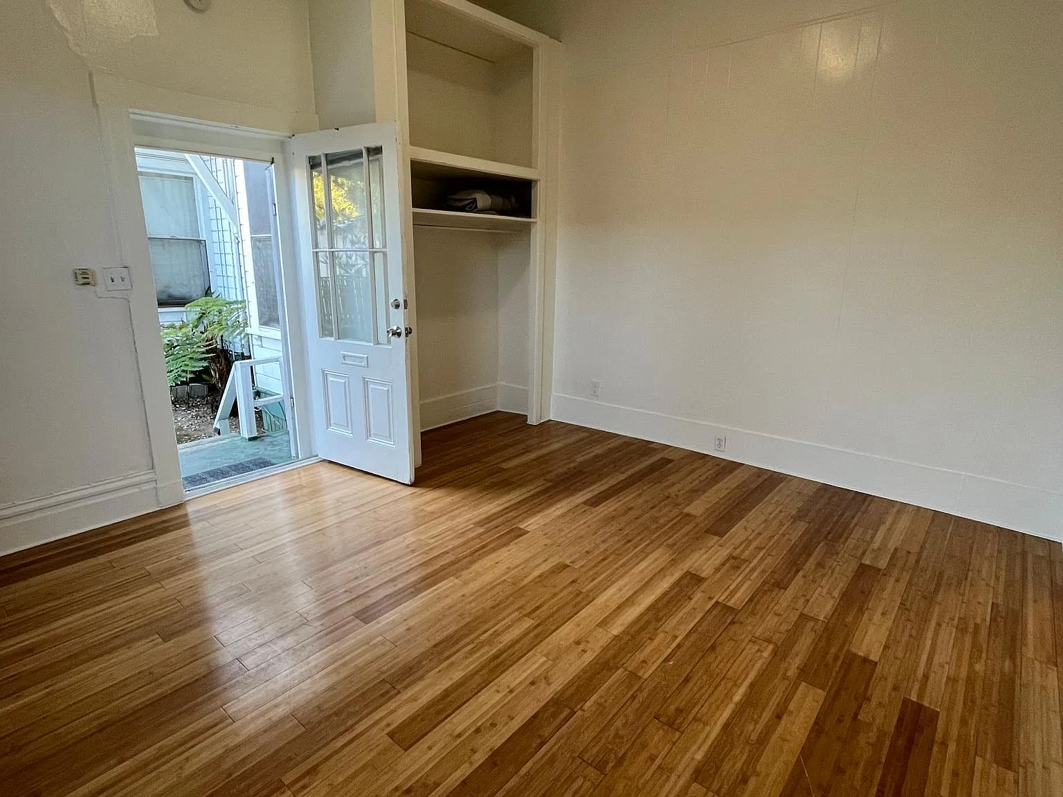 Studio, $1,900 — Photo 2