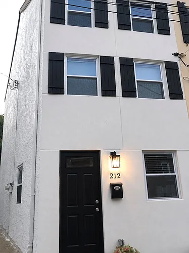 212 Ford St Photo 1