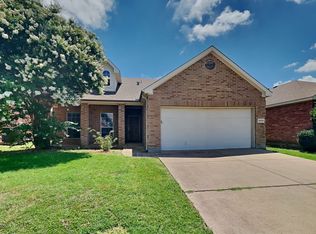 9429 Navarro St, Crowley, TX 76036