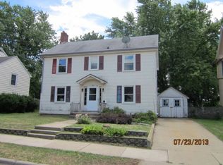 912 10th St, Monroe, WI 53566