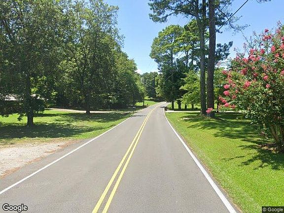 Exterior Neighborhood (street photo)