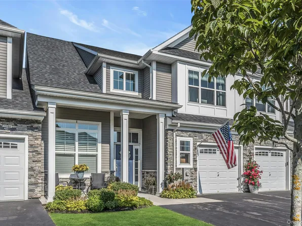176 Towering Moon Lane, Yaphank, NY 11980