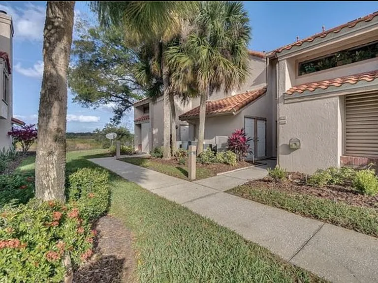 Garden Lake Dr — Photo 5