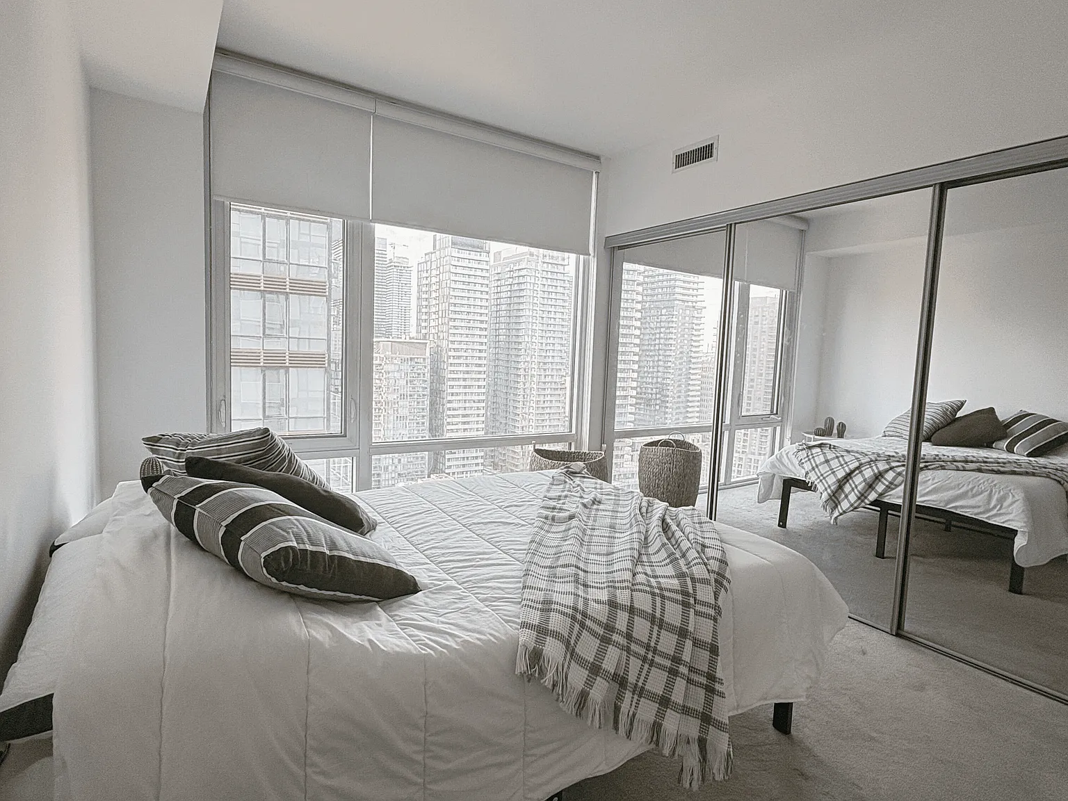 4 bed, $1,700 — Photo 1