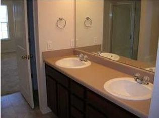 1900 Crosscreek Cir, Gulf Breeze, FL 32563