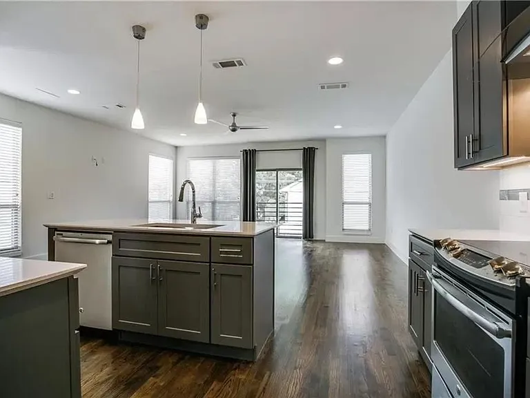4303 Cole Ave — Photo 5