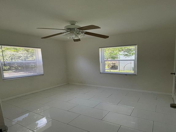 3rd image of 816 NW 16th Terrace