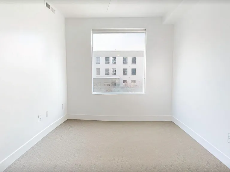 360 W Broadway S — Photo 3