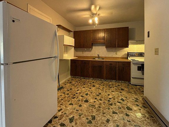 3rd image of 43 Trent St S #5