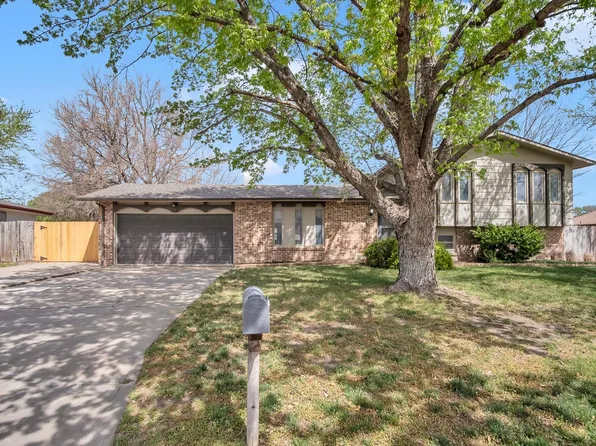 1020 W 10th St, Newton, KS 67114