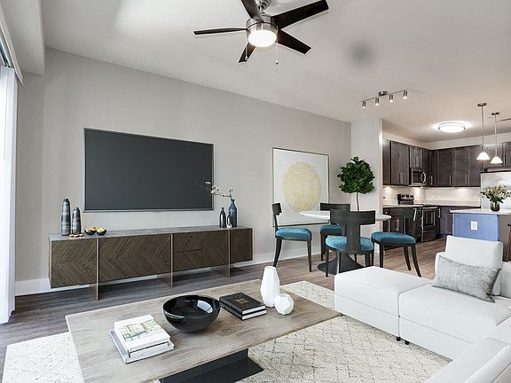 5th image of 800 John Carlyle St #551