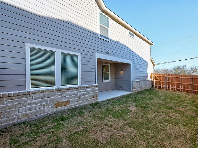 2301 Wallin Bradley Dr — Photo 28